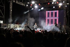 OBK y Beret Reviven los 90s en ‘La Pérgola’ con Dos Noches de Nostalgia y Emoción, Juan D Encanta a los Más Jóvenes