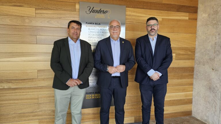 Bodegas Yuntero Expresa Agradecimiento al Ayuntamiento por el Apoyo Recibido en la Nueva Campaña de Vendimia