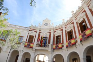 El Ayuntamiento de Manzanares Renueva su Imagen con una Nueva Foto de Portada