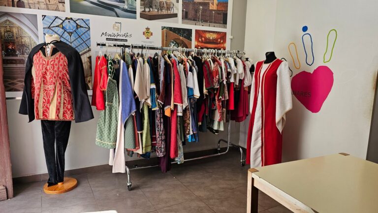 Inauguración del Servicio de Alquiler de Trajes Medievales en la Antigua Oficina de Turismo Manzanares del 29 de Septiembre al 3 de Octubre