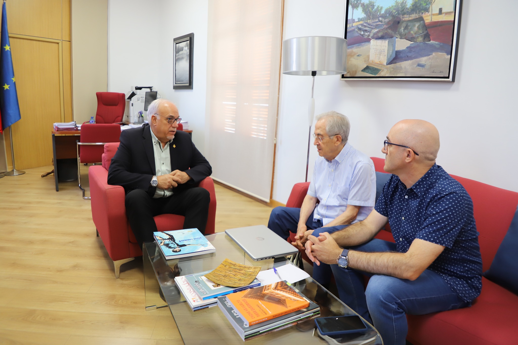 Julián Nieva promete Apoyo Municipal para la Escuela de Ciudadanía y la llegada de la Exposición ‘Qué Cambio16!’ a Manzanares