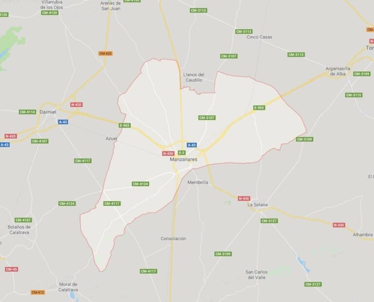 Muere un trabajador en Manzanares tras ser golpeado en la cabeza por el gancho de una grúa Muere un trabajador en Manzanares tras ser golpeado en la cabeza por el gancho de una grúa