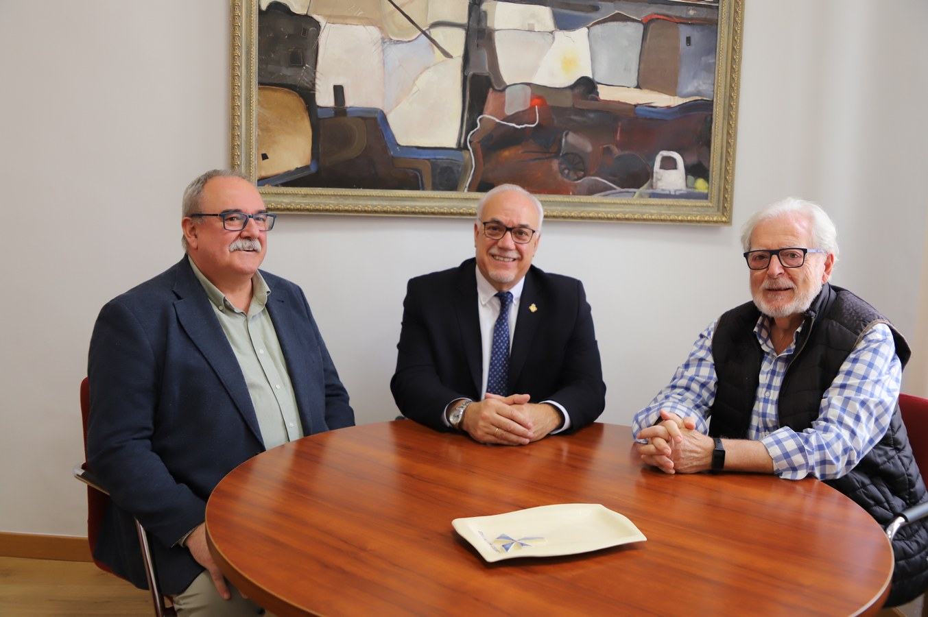 Agustín Sánchez asume la presidencia de Tertulia XV, sucediendo a Manuel Labián: Julián Nieva celebra y elogia el cambio de liderazgo