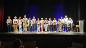 Casi 1.900 Matrículas Registradas en la Universidad Popular de Manzanares para el Curso 2025/26 en Acto Inaugural que Honró a Estudiantes de Larga Duración