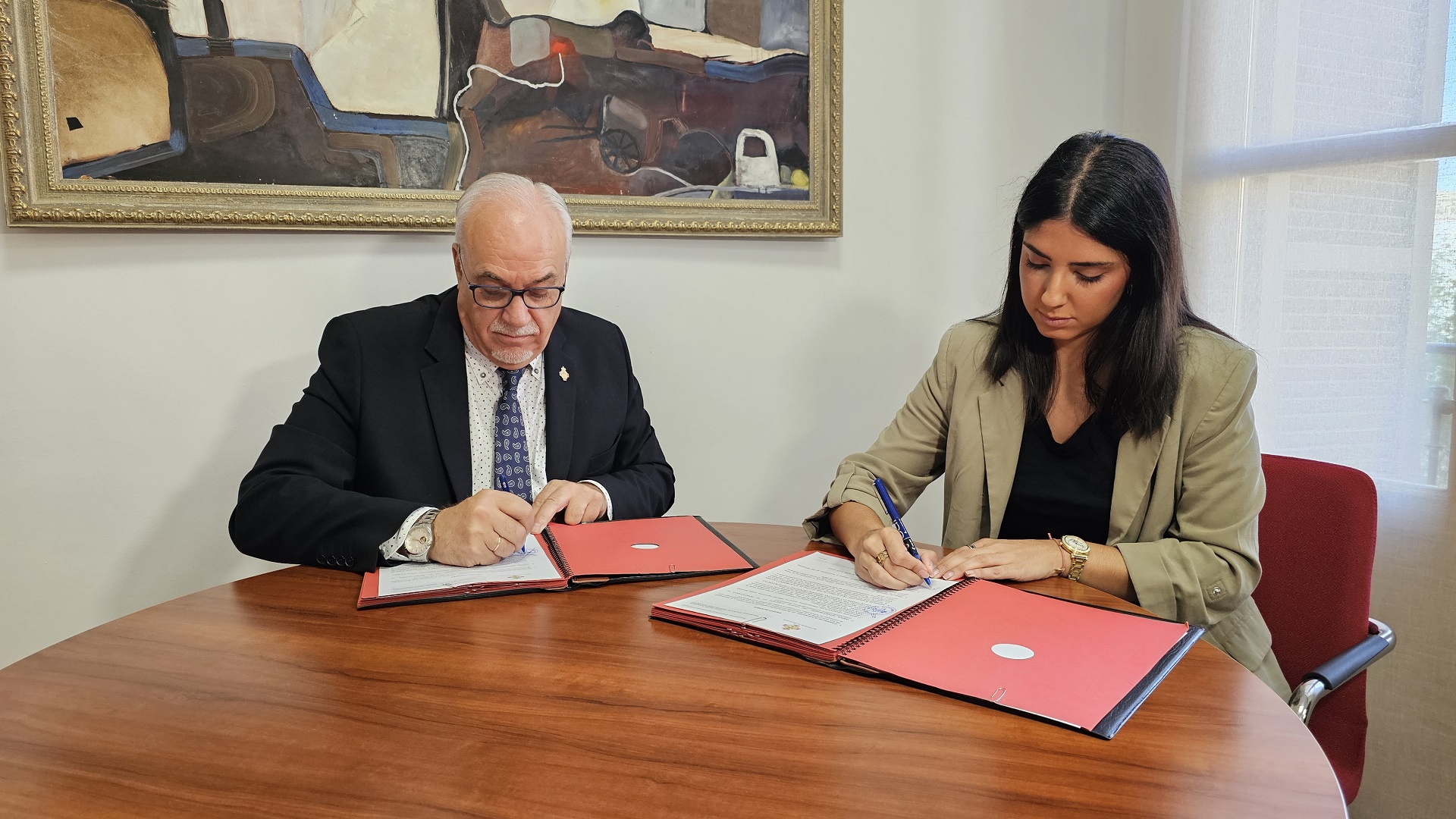 La Alcaldía renueva colaboración con Tosfrit CD FF Manzanares y el Club de Judo Manzanares, Representados por Carmen Muñoz