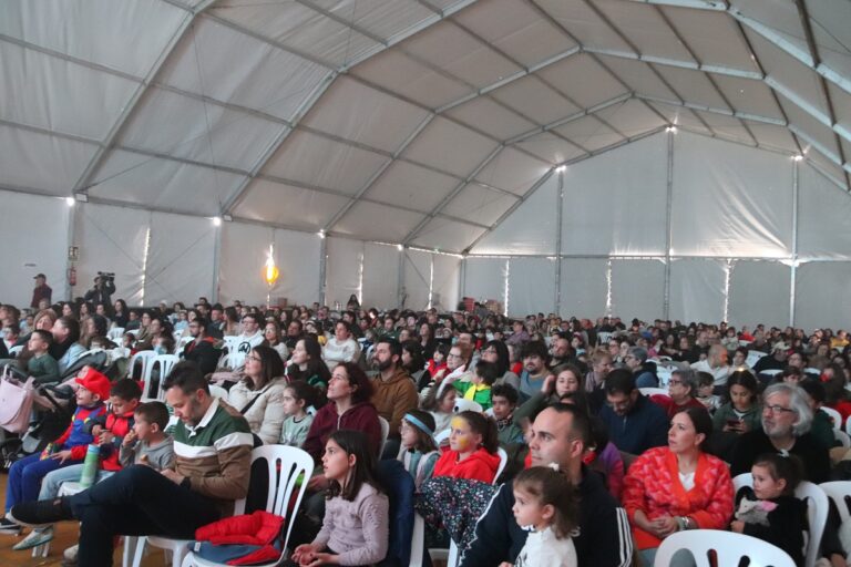 Convocatoria para Licitación de Servicio de Bar en Carpa Municipal para Fiestas Navideñas y Carnaval 2025/26: Oportunidad para Empresas de Hostelería