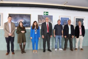 El Artista Manzanareño, Antonio Doctor, Transforma la Prisión de Herrera de La Mancha con 88 Obras: Una Inauguración Humanizadora por el Alcalde