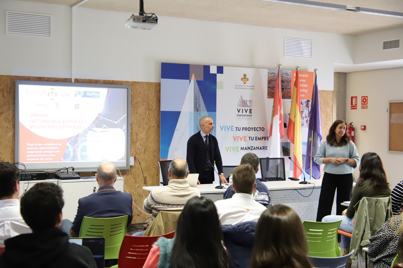 II Jornada de Facturación Electrónica en el Vivero de Empresas Atrae a Más de 40 Empresarios de Manzanares