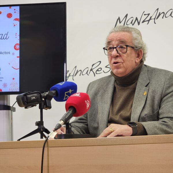 Iluminando la Navidad: Un Tren Eléctrico Infantil y la refurbishment de ‘La Pérgola’ resaltan en el programa de Festejos