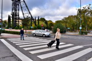 Mejoras en la Seguridad Vial: El Ayuntamiento Implementa Pintura en Pasos Peatonales, Rotondas y Señalización