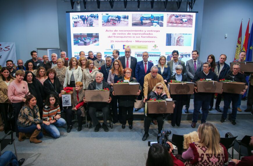 Ministro Ángel Víctor Torres Lidera Acto de Justicia Democrática para las Familias de Víctimas del Franquismo en Manzanares