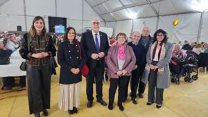 Cerca de 400 Ancianos Asisten a la Tradicional Chocolatada Navideña Organizada por el Ayuntamiento