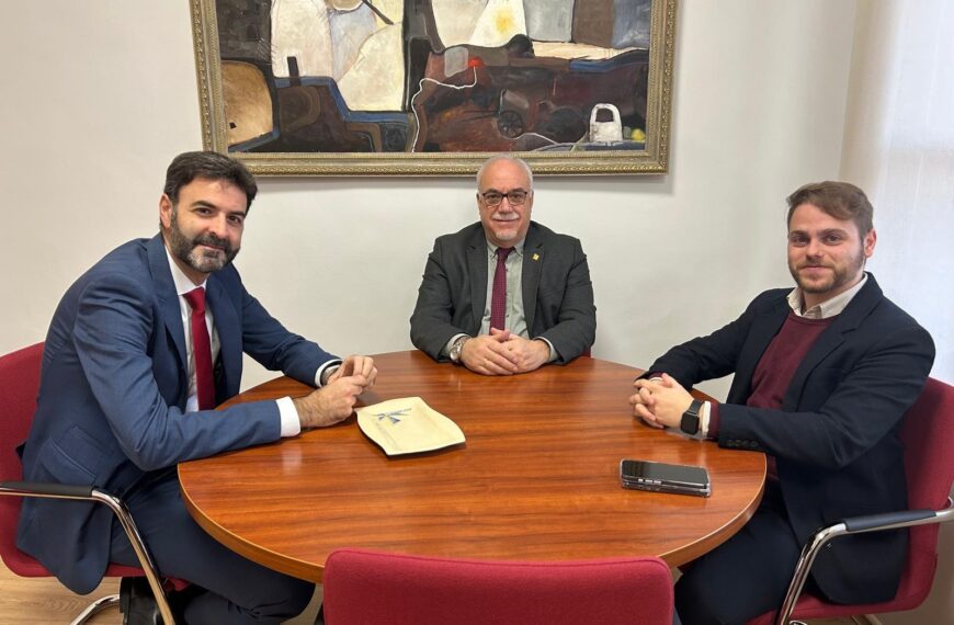 Encuentro entre el Alcalde de Manzanares y Miguel Ángel Díaz Brazales para Discutir Asuntos Económicos y Laborales