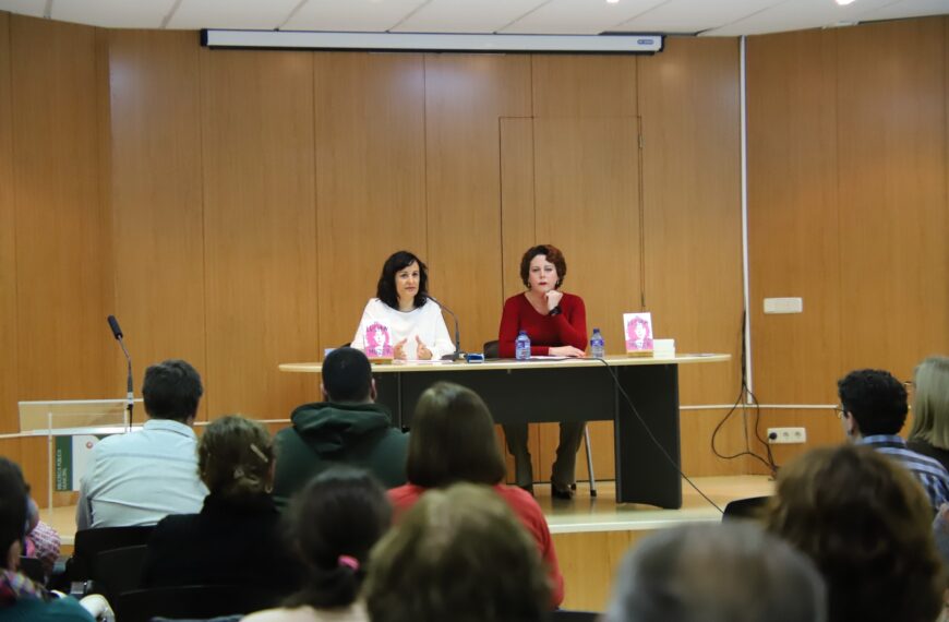 Eva Cañas Revela su Camino ‘Hacia la Dignidad’ en su Valiente Libro ‘Mi Lucha por Ser Mujer’