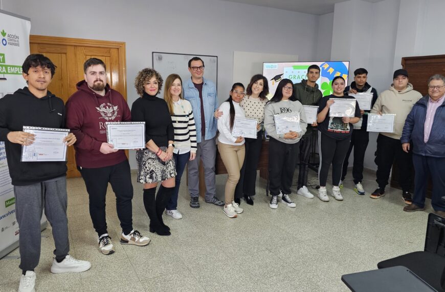 Éxito en la Nueva Escuela de Empleo: Ayuntamiento de Manzanares y Acción Contra el Hambre Celebran Clausura y Empleo de Seis Jóvenes