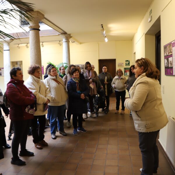 Eva María Jesús Presenta su Nueva Obra ‘Vinculadas’ en la Universidad Popular de Manzanares
