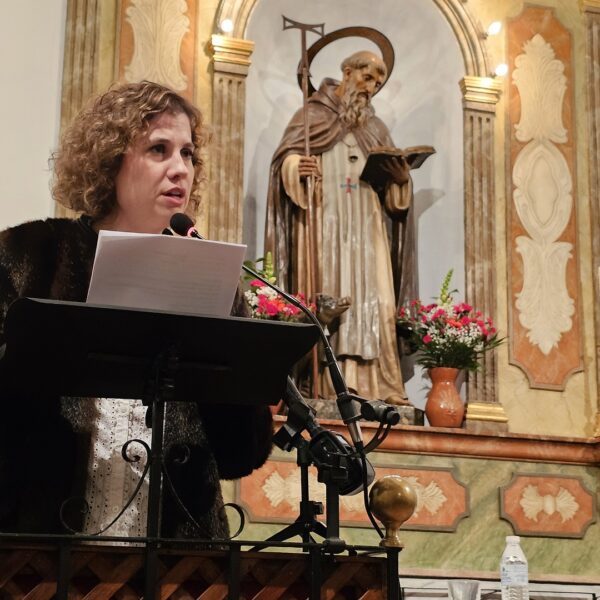 Manzanares marca el inicio del ciclo de Santos Viejos con la celebración de San Antón y el pregón de África Crespo