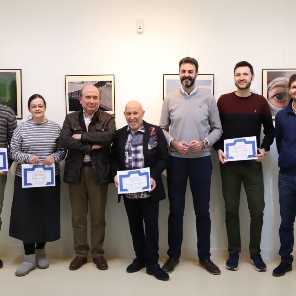 Mercedes Fernández Rivera, Ganadora del Primer Premio en el II Maratón Fotográfico ‘Ciudad de Manzanares’, Celebrado en la Biblioteca Municipal ‘Lope de Vega’