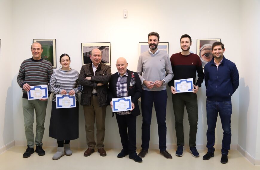 Mercedes Fernández Rivera, Ganadora del Primer Premio en el II Maratón Fotográfico ‘Ciudad de Manzanares’, Celebrado en la Biblioteca Municipal ‘Lope de Vega’