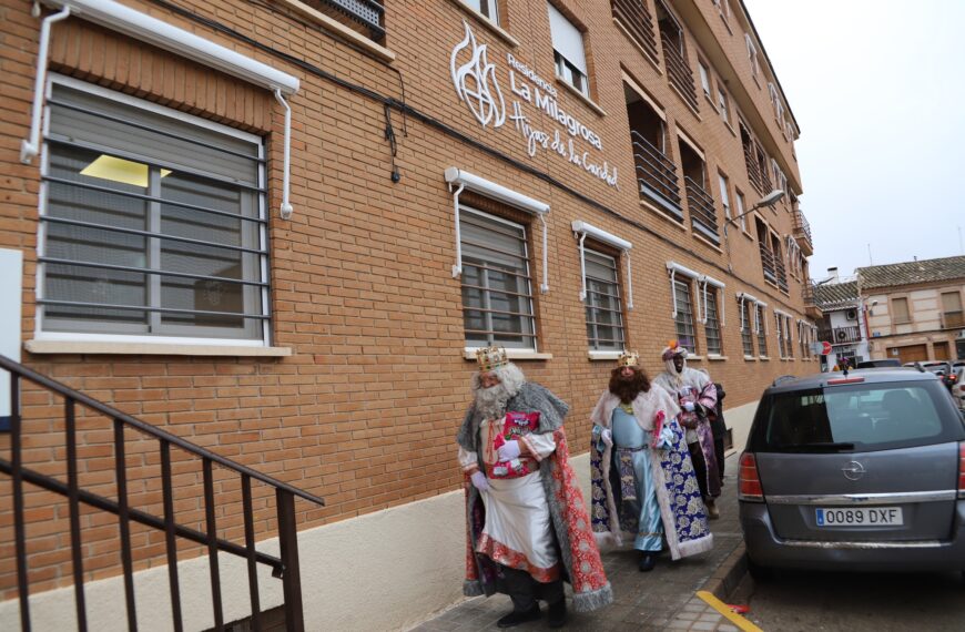 Recepción Real: Los Reyes Magos de Oriente Visitan la Residencia La Milagrosa Manzanares y La Carpa del Recinto ‘La Pergola’