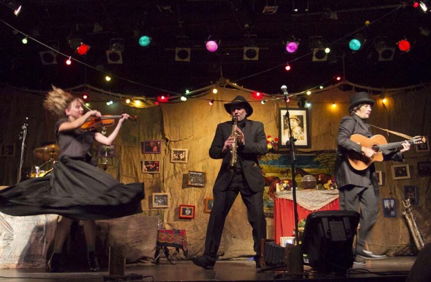 #AgendaCultural: Este jueves se realizará el precarnaval ‘El Funeral’ de Che y Moche en el Gran Teatro, señala el área de Cultura Manzanares