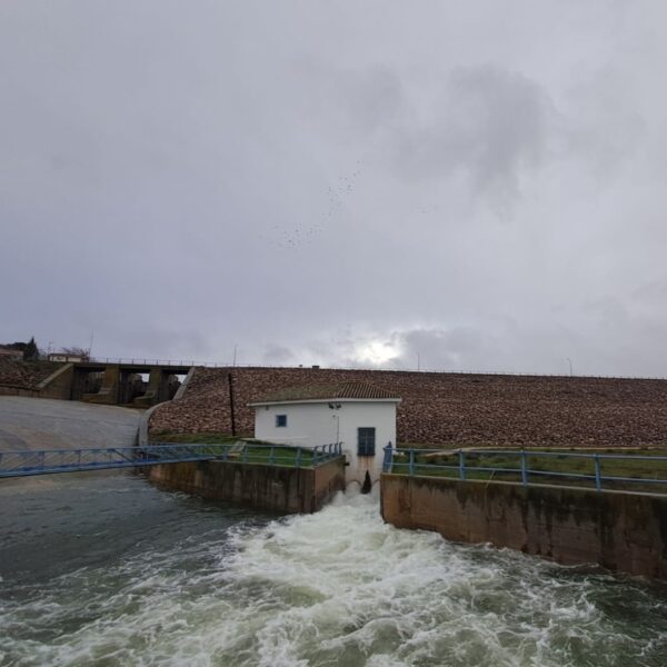 Desembalse programado para las 13:00 horas en la presa del Puerto de Vallehermoso en Alhambra, Ciudad Real