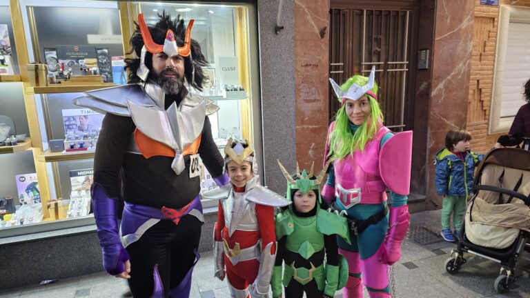 Desfile de Máscaras en la Calle Empedrada: Evento Estelar del Sábado