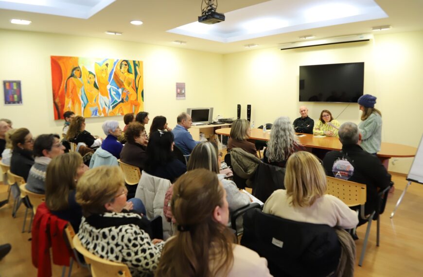 Empoderamiento Femenino y Preservación Cultural: Las Mujeres de Manzanares Reviven el Legado de María Francisca Díaz-Carralero