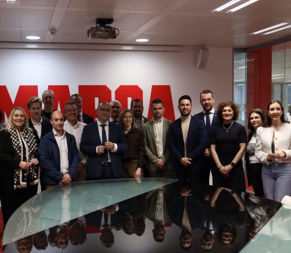 La Concejala de Deportes de Manzanares, Laura Carrillo, Participa en la Cumbre de Ciudades y Vi Organizada por Marca