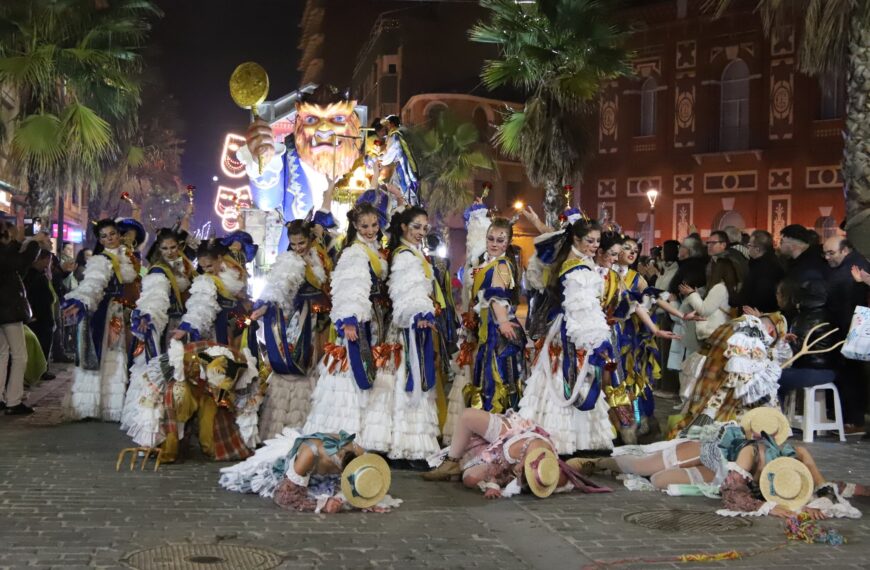 ‘Los Perchas’ de Mota del Cuervo se coronan nuevamente en el 34º Concurso Regional de Comparsas y Carrozas con una asombrosa recreación de…