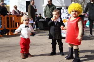 Pequeños Carnavaleros: Niñas y Niños Brillan como Protagonistas en Concurso de Disfraces y Eventos Festivos del Fin de Semana