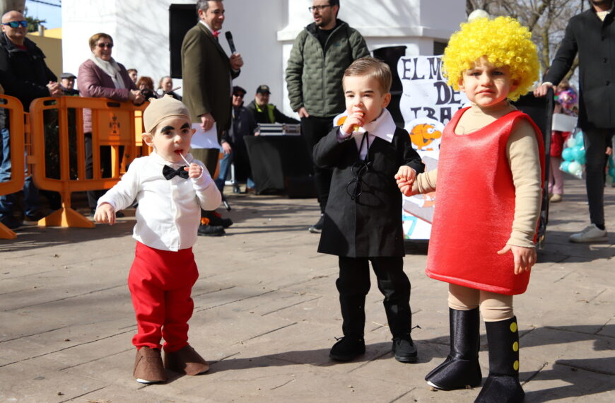 Pequeños Carnavaleros: Niñas y Niños Brillan como Protagonistas en Concurso de Disfraces y Eventos Festivos del Fin de Semana