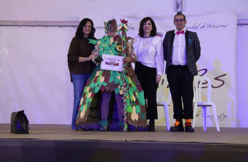 Prado Zúñiga y Gemma de la Fuente entregan los premios del XXXVIII concurso en una ceremonia celebrada en la carpa