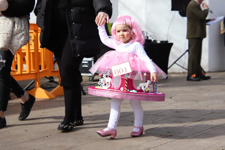 XXXVIII Concurso de Disfraces Infantiles Inunda de Emoción los Paseos del Río con Ambiente Espectacular: Esperada Entrega de Premios Próximamente