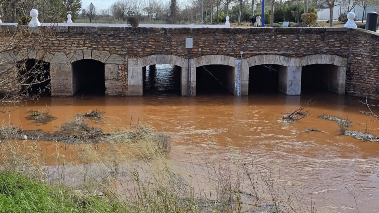 uer se elevará tras la apertura del segundo desagüe del embalse del Puerto de Vallehermoso