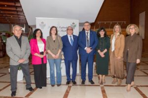 África Crespo Re-Escribe la Semana Santa en ‘Antes de que cantara el gallo’, una Novela-Pregón Emocionante