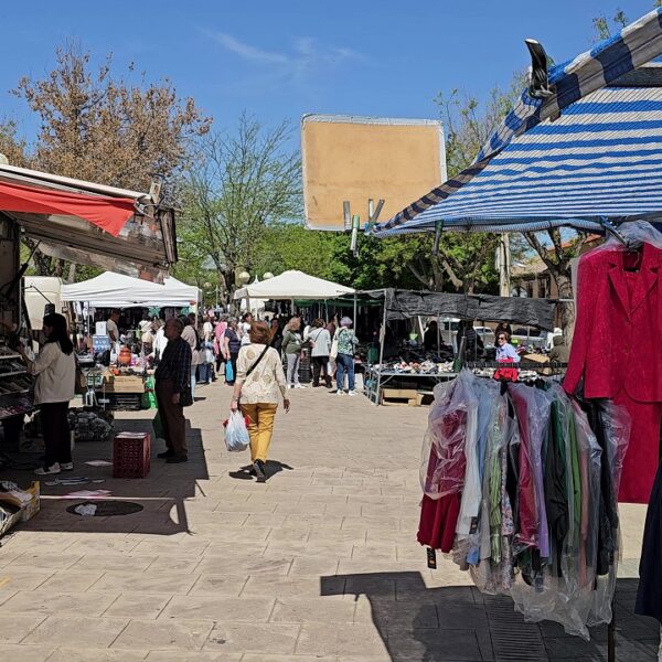 Inicio de Periodo de Solicitudes para Diecinueve Puestos Vacantes en el Mercadillo de los Viernes