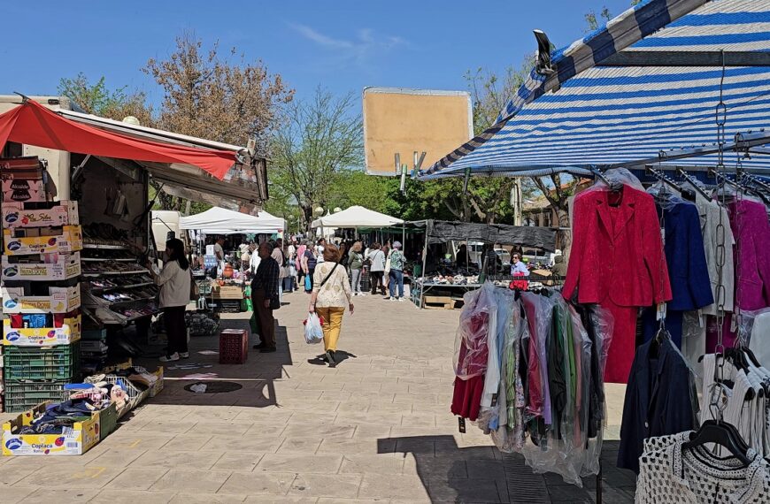 Inicio de Periodo de Solicitudes para Diecinueve Puestos Vacantes en el Mercadillo de los Viernes