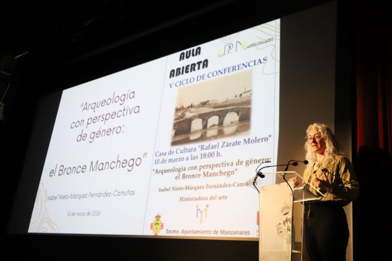 Isabel Nieto-Márquez, Destacando el Rol Activo de las Mujeres en la Época del Bronce Manchego en la Universidad Popular de Manzanares