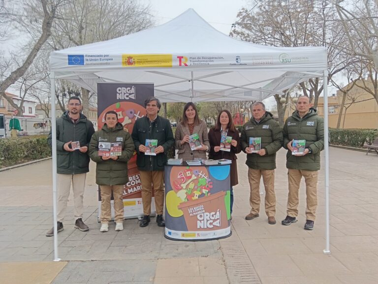 Lanzamiento de 44 Contenedores Marrones en Manzanares para Mejorar la Gestión de Residuos desde Abril