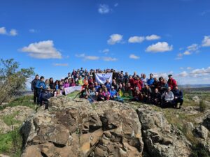 Manzanares celebra con alta participación en ruta senderista su reconocimiento gracias a ‘La Mesnera’ y el Ayuntamiento