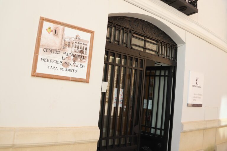 Ayuntamiento de Manzanares simplifica el proceso de regulación para residentes extranjeros