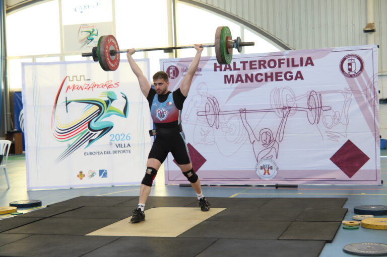Campeonato Absoluto de Halterofilia Destaca en el Pabellón del Nuevo Manzanares