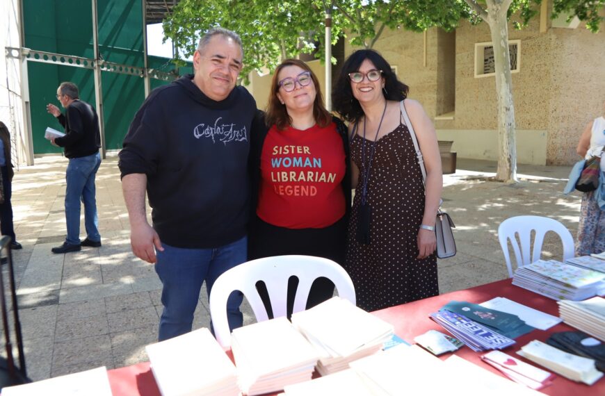 El ‘Abril de Libro’ en la Biblioteca Municipal ‘Lope de Vega’ festeja su triunfo: La Feria del Libro se fortalece con autores locales