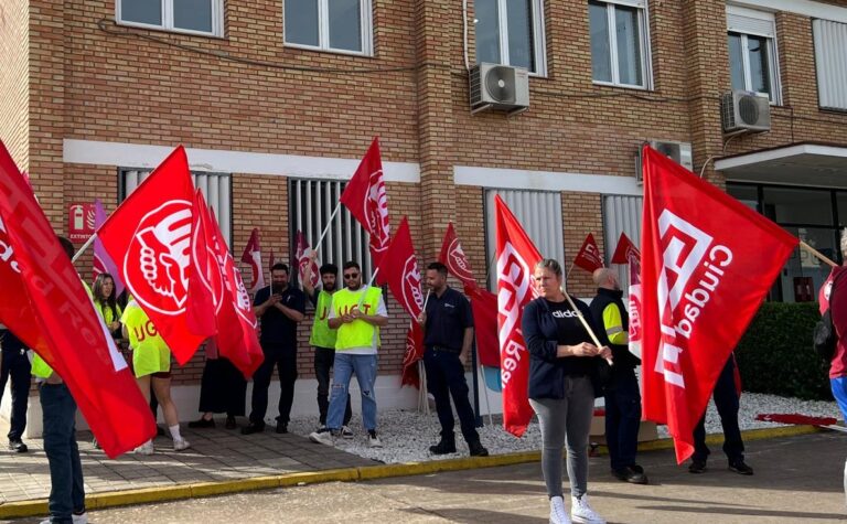 Empleados de la Empresa Brahm en Manzanares Se Manifiestan por Aumento Salarial