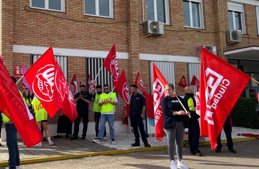 Empleados de la Empresa Brahm en Manzanares Se Manifiestan por Aumento Salarial