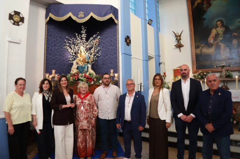 Exaltación emocional y fervorosa de María José Guijarro a la Divina Pastora marca el inicio de las fiestas y revela la restauración del…