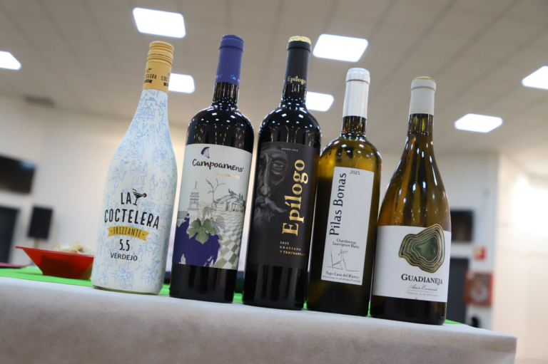 Gran participación en la XIII edición de la Cata Solidaria: Más de 200 personas asistieron en el Pabellón de muestras del recinto ferial esta mañana