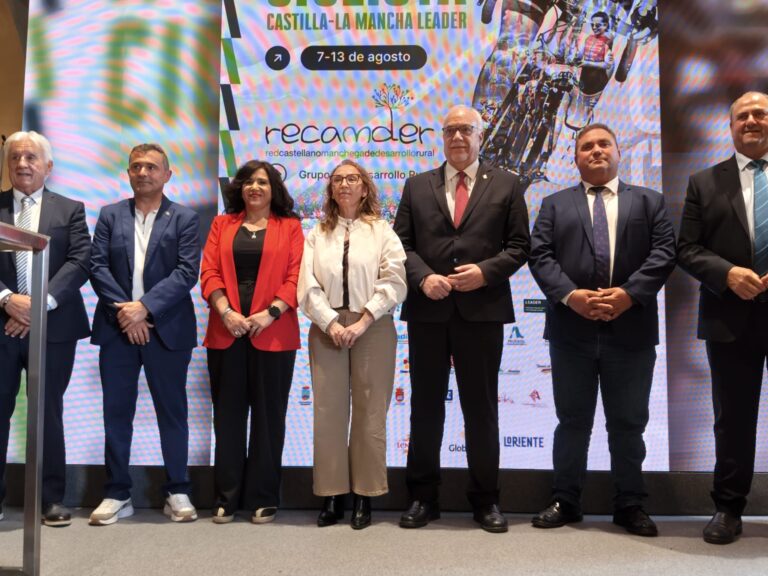 La Segunda Edición de la Vuelta Ciclista a Castilla-La Mancha Leader Concluirá en Manzanares el 13 de Agosto: Alcalde Julián Nieva Asiste a Presentación