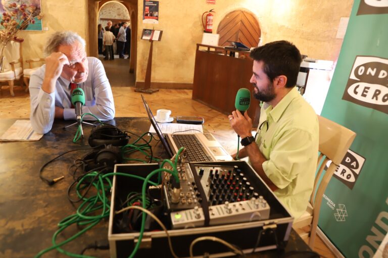 Las Principales Emisoras de Radio Emitirán en Directo desde el Castillo las Jornadas Empresariales 2026 de Manzanares este Viernes